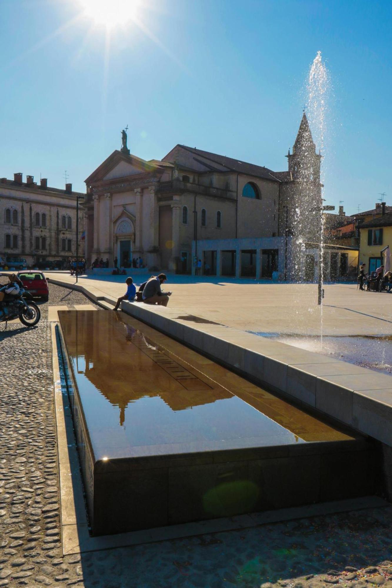 Le Finestre Sul Borgo Rooms Peschiera del Garda Exterior photo
