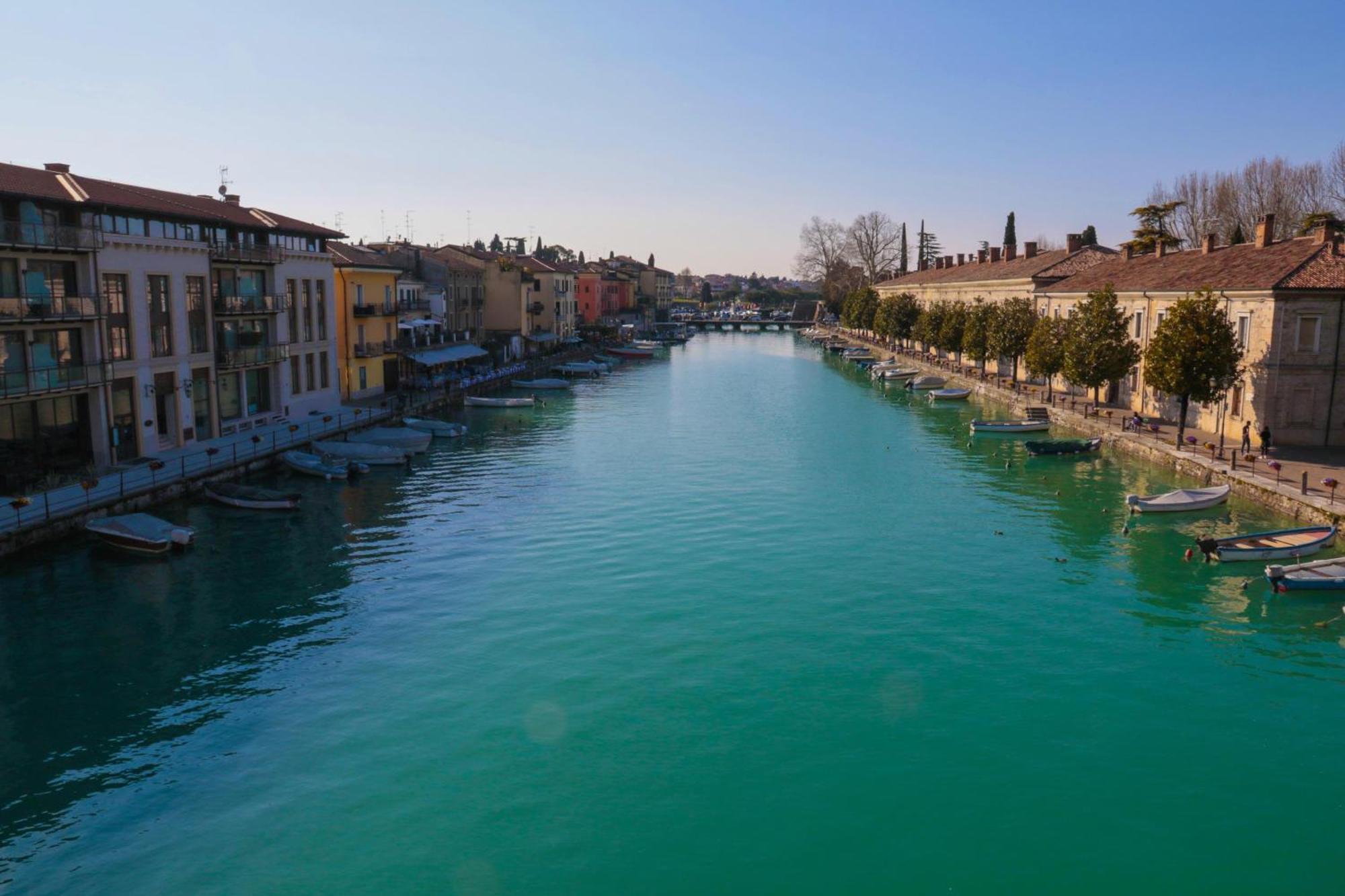 Le Finestre Sul Borgo Rooms Peschiera del Garda Exterior photo