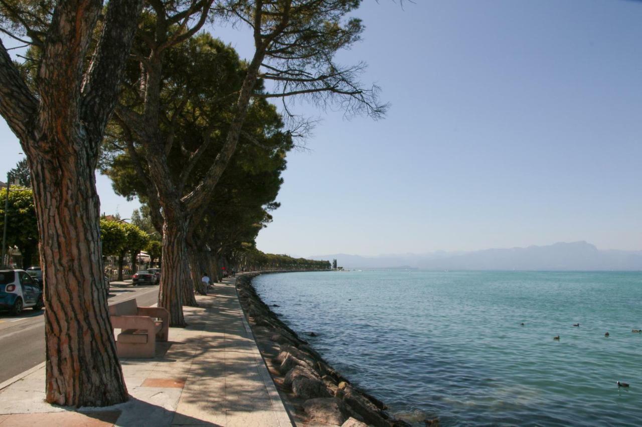 Le Finestre Sul Borgo Rooms Peschiera del Garda Exterior photo