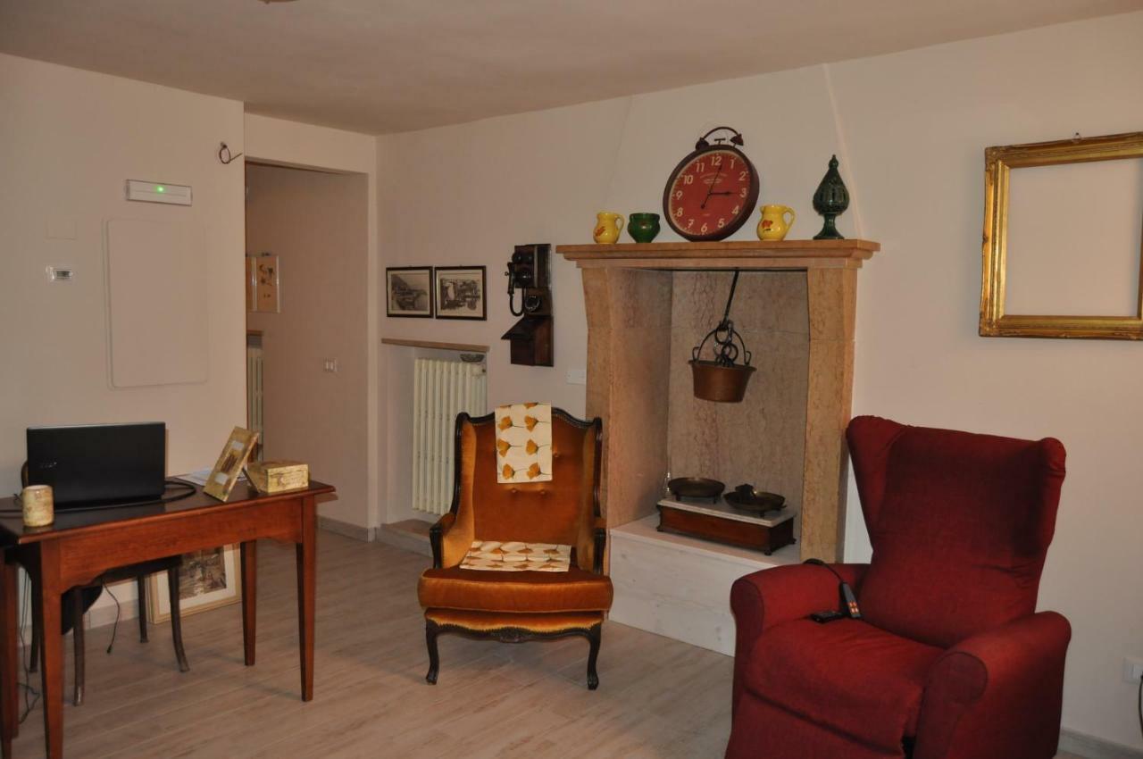 Le Finestre Sul Borgo Rooms Peschiera del Garda Exterior photo
