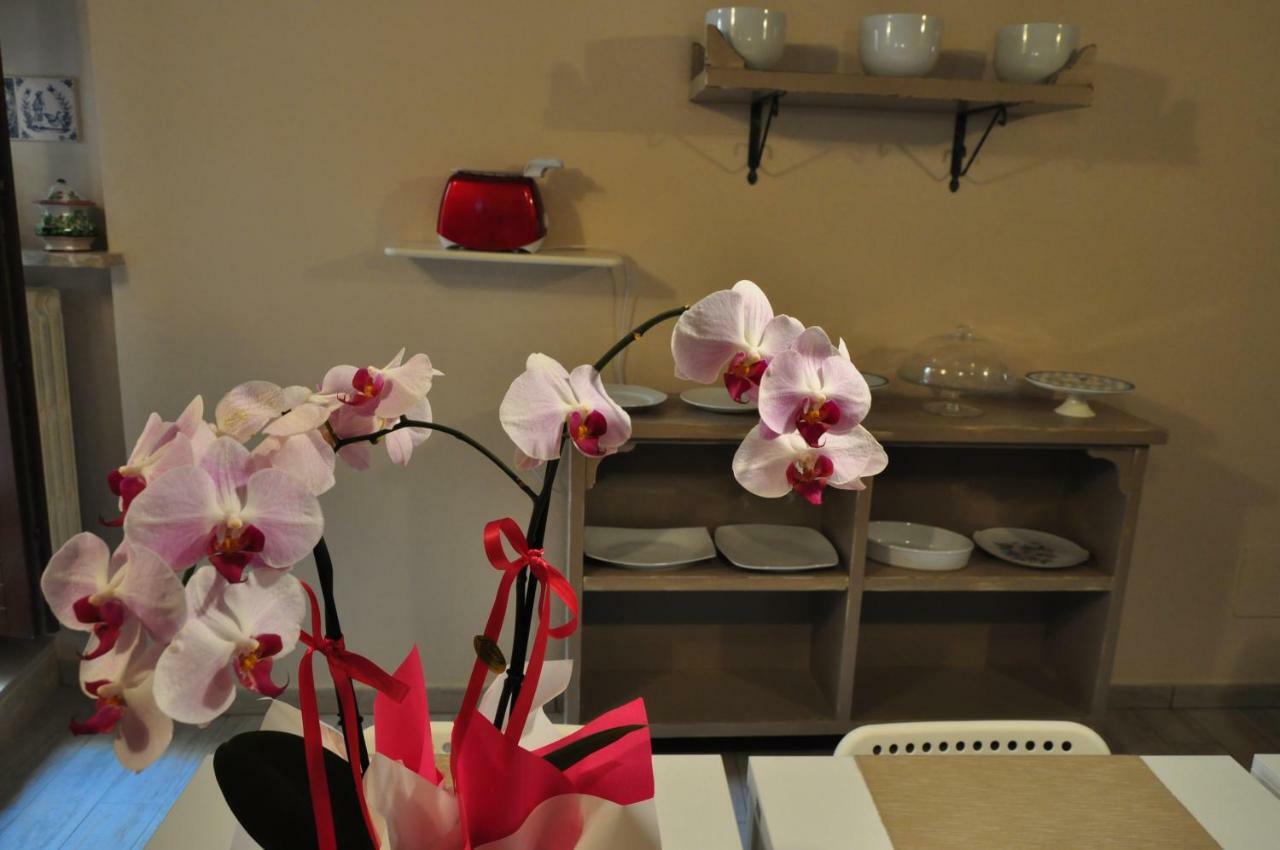 Le Finestre Sul Borgo Rooms Peschiera del Garda Exterior photo